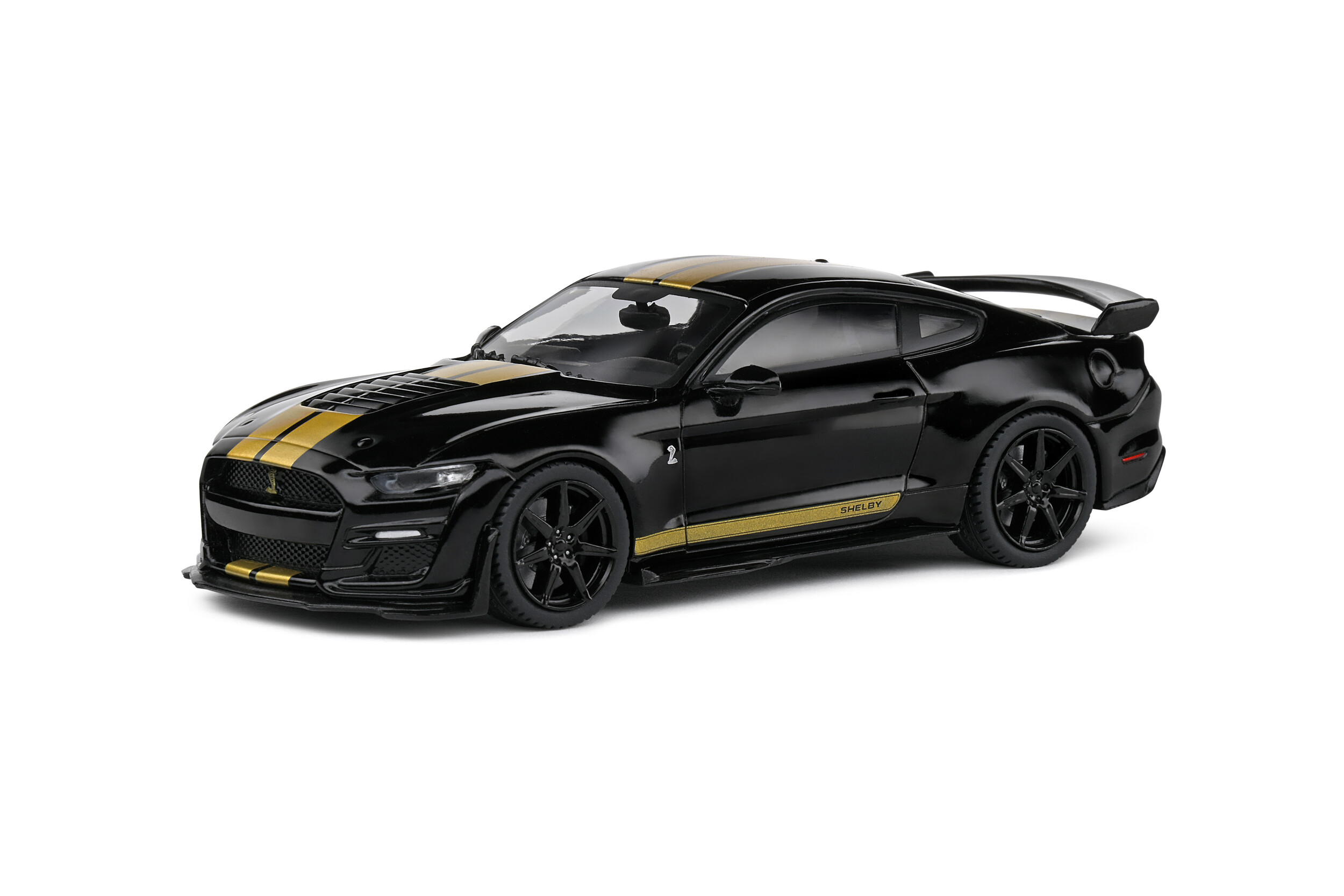 1-43-shelby-mustang-gt500-black-2020-01